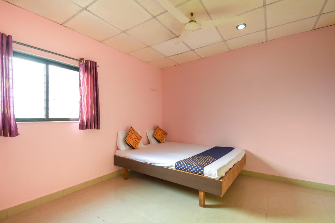Spot On 65135 Hotel Suvarna Samrat Lodge Khamshet Luaran gambar