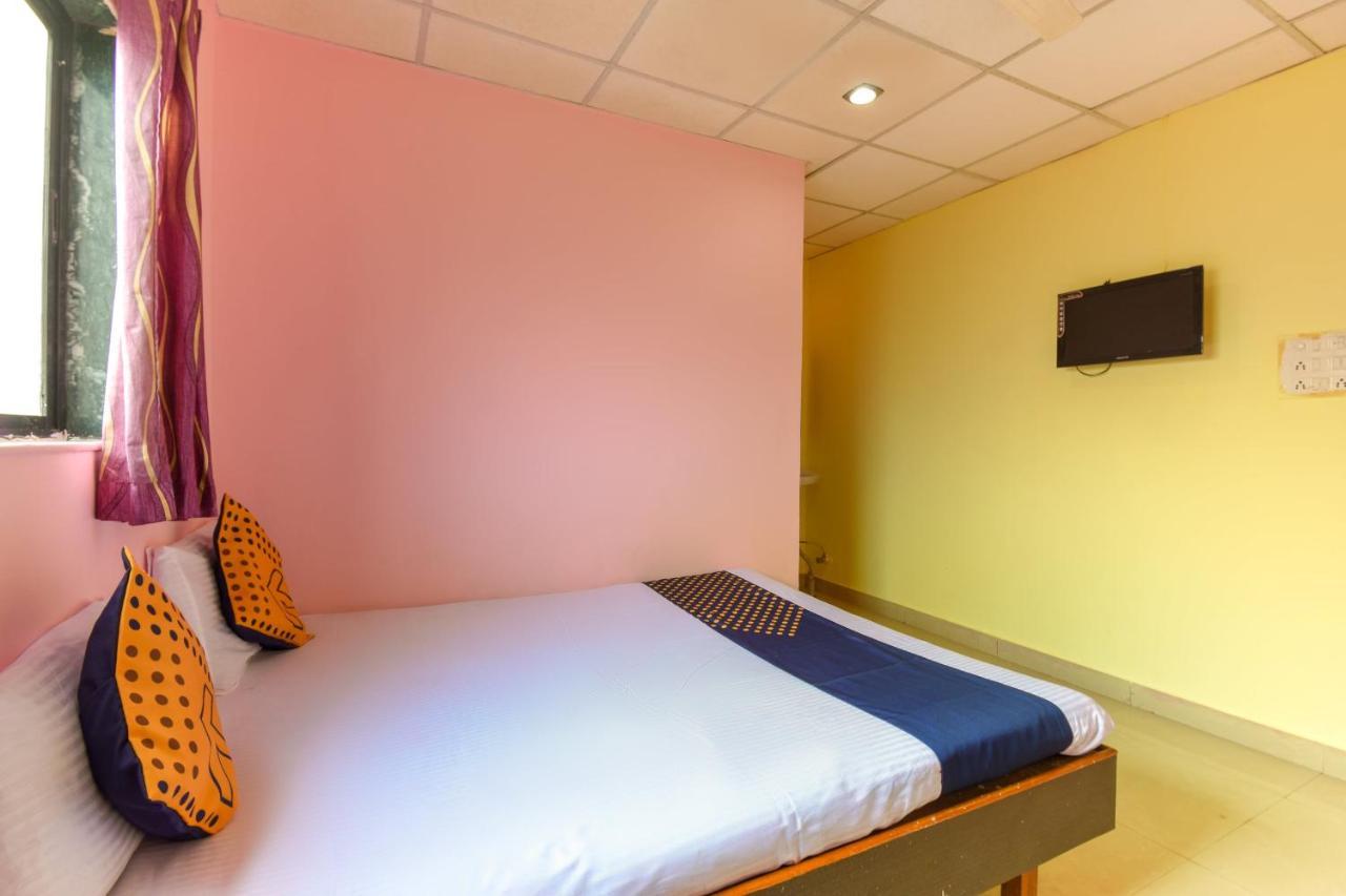 Spot On 65135 Hotel Suvarna Samrat Lodge Khamshet Luaran gambar