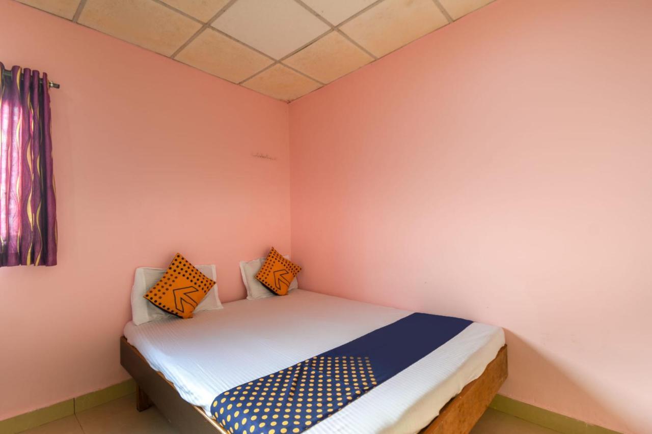 Spot On 65135 Hotel Suvarna Samrat Lodge Khamshet Luaran gambar