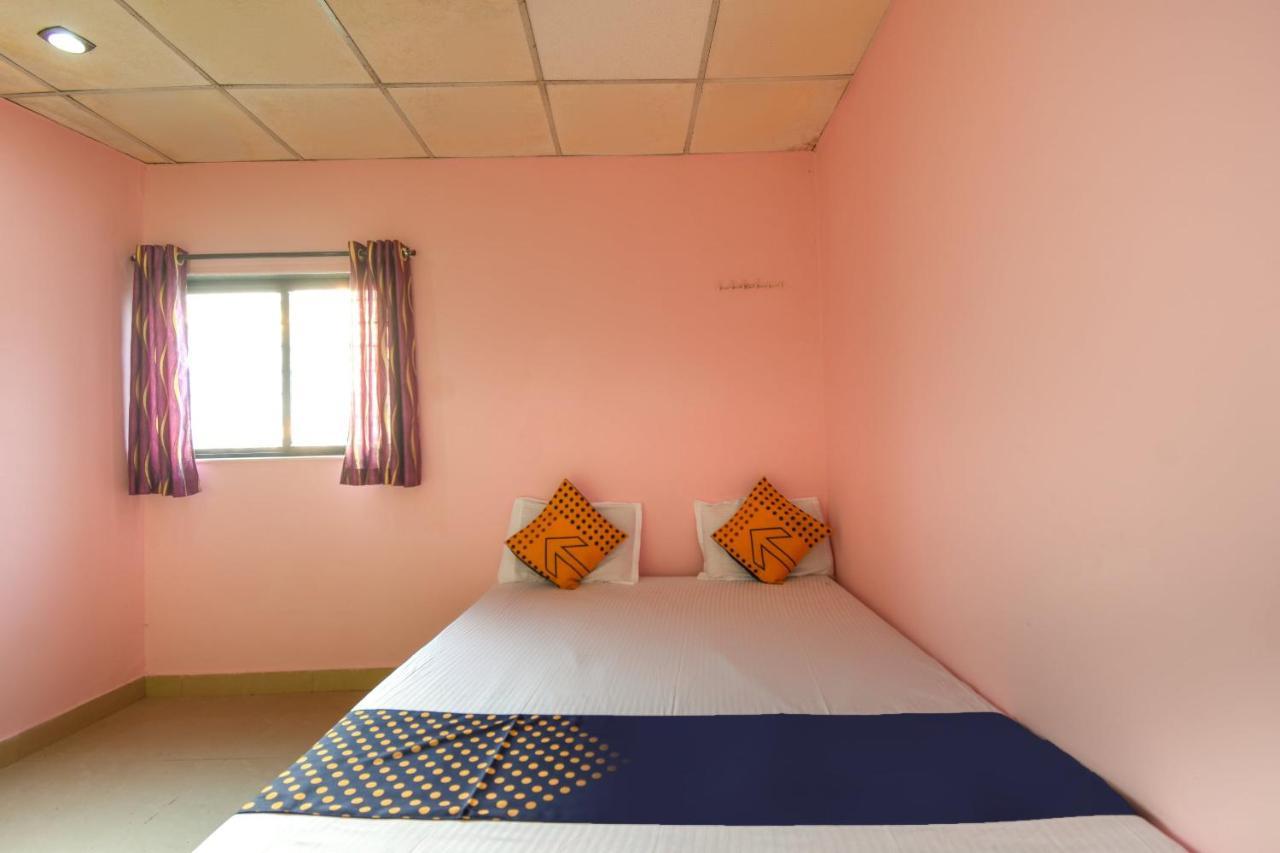 Spot On 65135 Hotel Suvarna Samrat Lodge Khamshet Luaran gambar