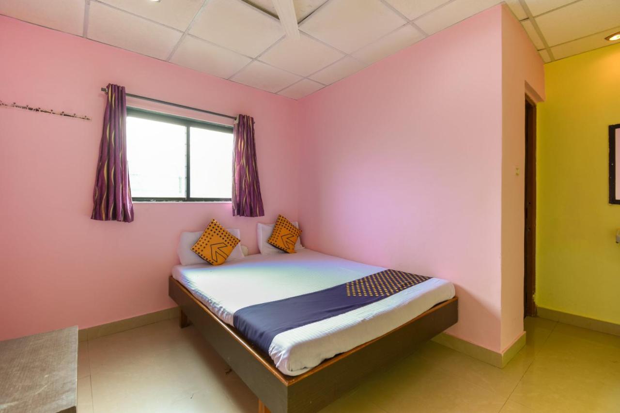 Spot On 65135 Hotel Suvarna Samrat Lodge Khamshet Luaran gambar