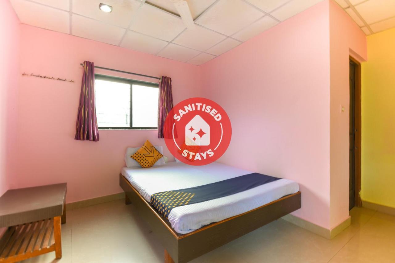 Spot On 65135 Hotel Suvarna Samrat Lodge Khamshet Luaran gambar