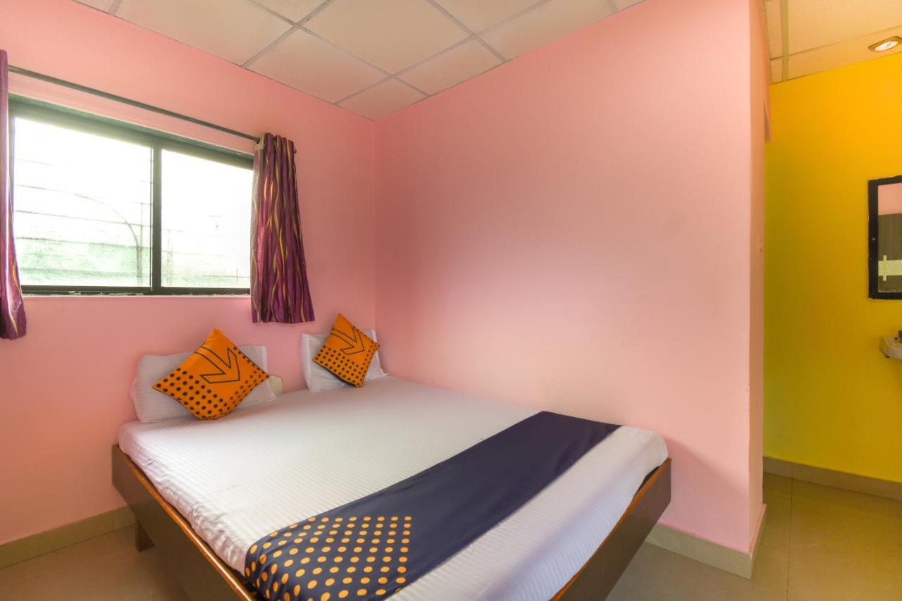 Spot On 65135 Hotel Suvarna Samrat Lodge Khamshet Luaran gambar