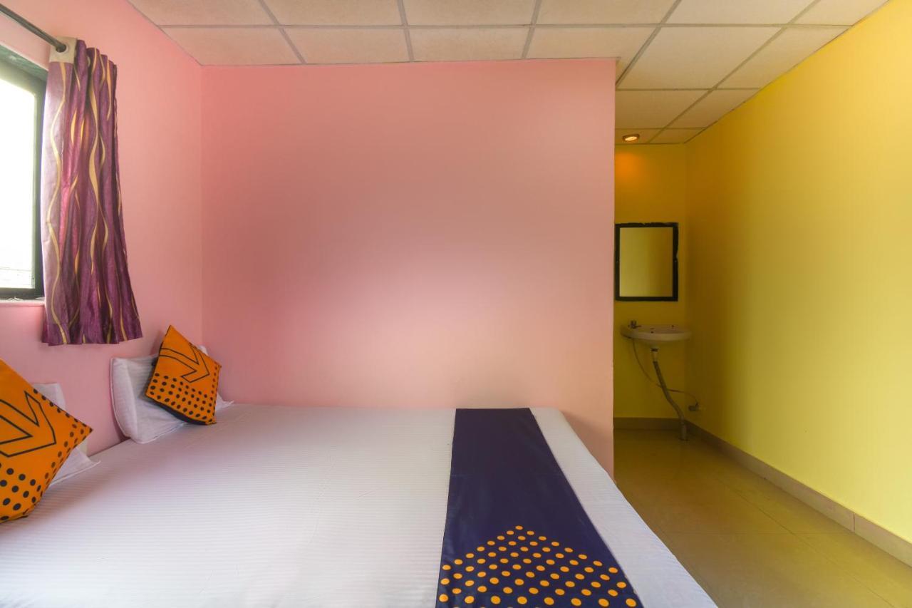 Spot On 65135 Hotel Suvarna Samrat Lodge Khamshet Luaran gambar